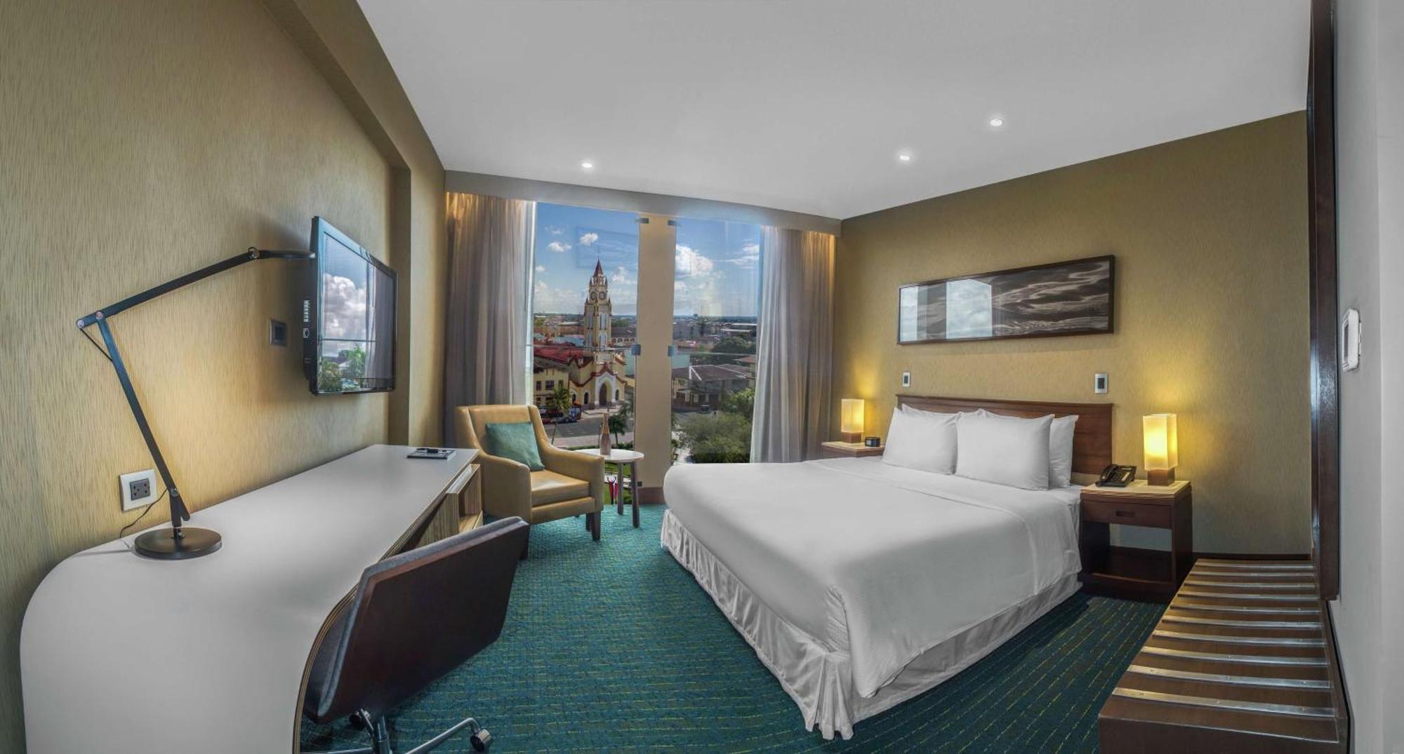 Doubletree By Hilton Iquitos Hotel Eksteriør billede